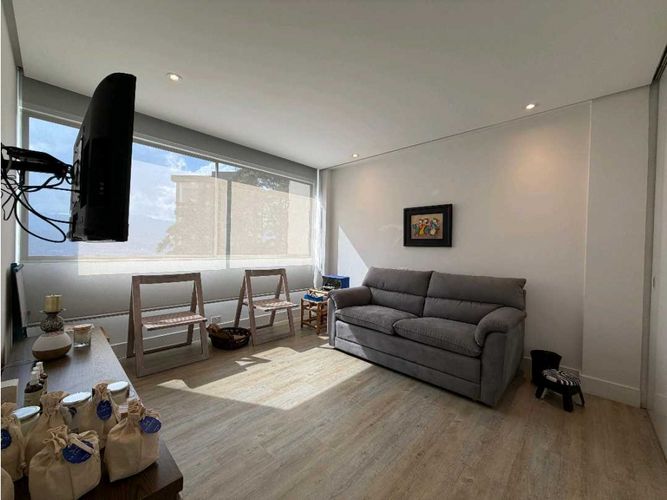 Apartamento de 3 alcobas en venta en El Tesoro, Medellín, 266 m² · foto 15 de 19