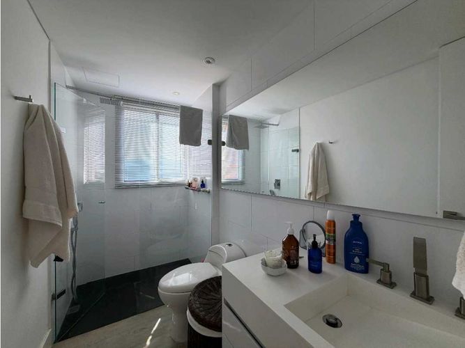 Apartamento de 3 alcobas en venta en El Tesoro, Medellín, 266 m² · foto 18 de 19
