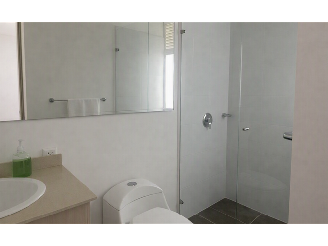 Casa de 4 alcobas en venta en El Castillo, Jamundí, 240 m² · foto 12 de 16
