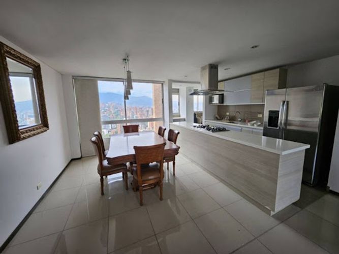 Apartamento de 3 alcobas en arriendo en Vía Las Palmas, Medellín, 135 m² · foto 3 de 24