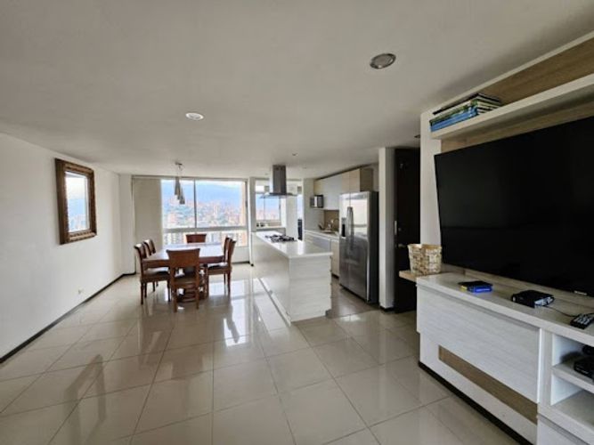 Apartamento de 3 alcobas en arriendo en Vía Las Palmas, Medellín, 135 m² · foto 5 de 24