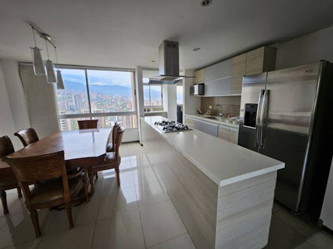 Apartamento de 3 alcobas en arriendo en Vía Las Palmas, Medellín, 135 m² · foto 6 de 24