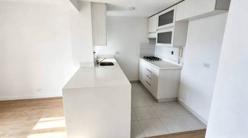 Apartamento en Arriendo en Loma de los bernal, Medellín