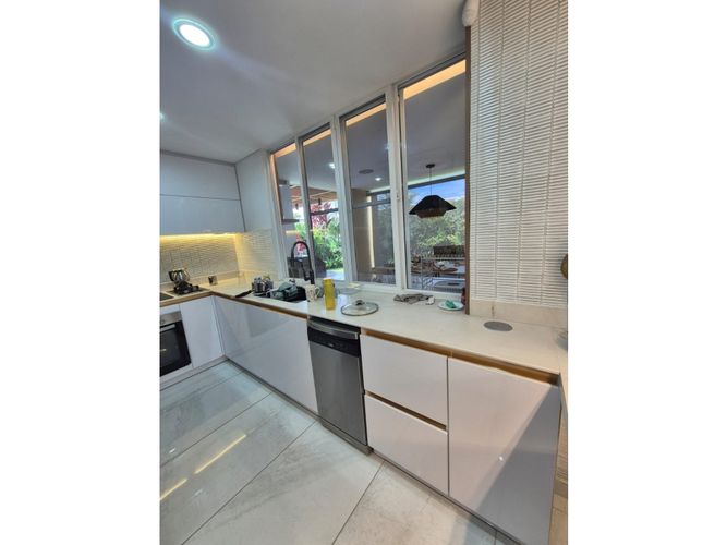 Casa de 4 alcobas en venta en El Castillo, Jamundí, 320 m² · foto 3 de 24