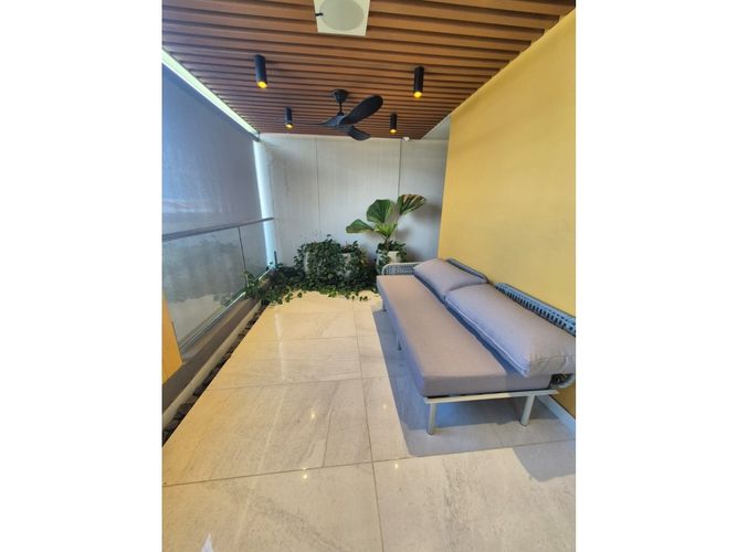 Casa de 4 alcobas en venta en El Castillo, Jamundí, 320 m² · foto 11 de 24