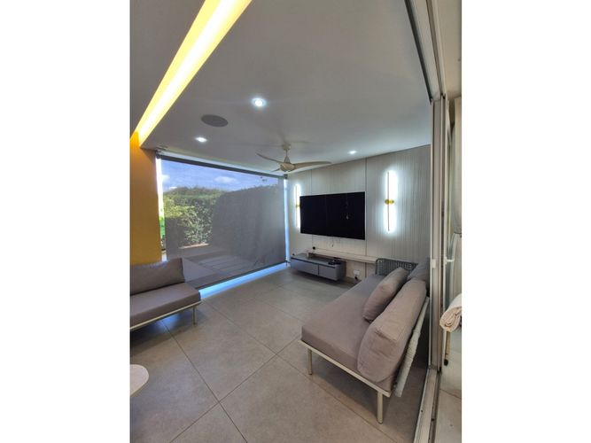 Casa de 4 alcobas en venta en El Castillo, Jamundí, 320 m² · foto 19 de 24