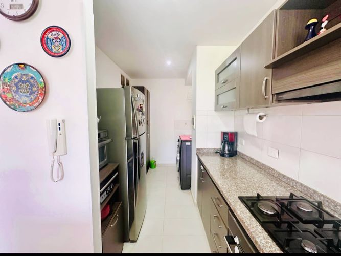 Apartamento de 3 alcobas en venta en Menzuly, Floridablanca, 94 m² · foto 4 de 20