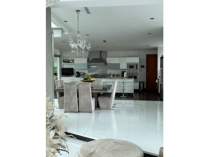Casa de 3 alcobas en venta en Lagos Del Caujaral, Atlántico, 700 m² · foto 2 de 11
