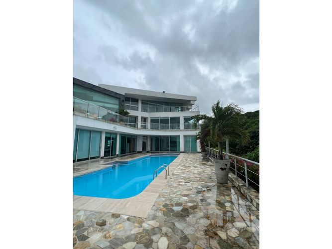 Casa de 3 alcobas en venta en Lagos Del Caujaral, Atlántico, 700 m² · foto 3 de 11