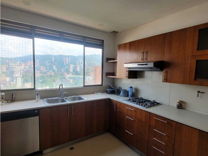 Apartamento de 3 alcobas en venta en El Poblado, Medellín, 432 m² · foto 9 de 16