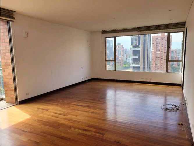 Apartamento de 3 alcobas en venta en El Poblado, Medellín, 432 m² · foto 11 de 16