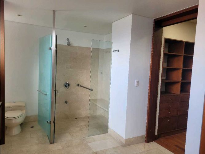 Apartamento de 3 alcobas en venta en El Poblado, Medellín, 432 m² · foto 14 de 16