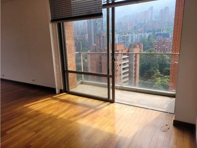 Apartamento de 3 alcobas en venta en El Poblado, Medellín, 432 m² · foto 16 de 16