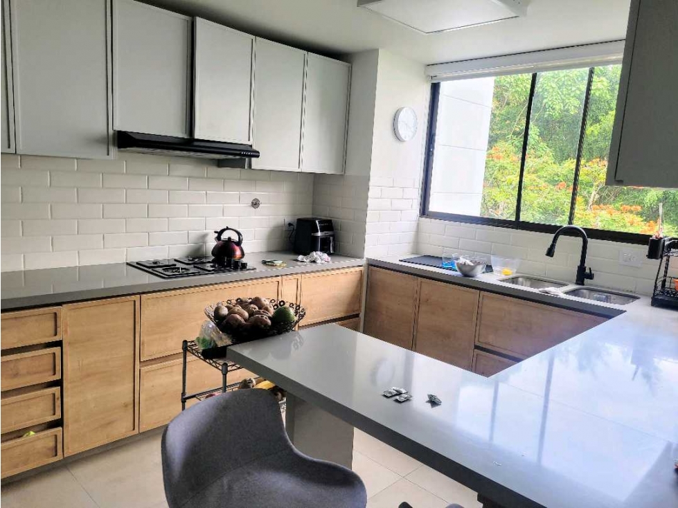 Apartamento en venta en El Poblado, Medellín · foto 6 de 17