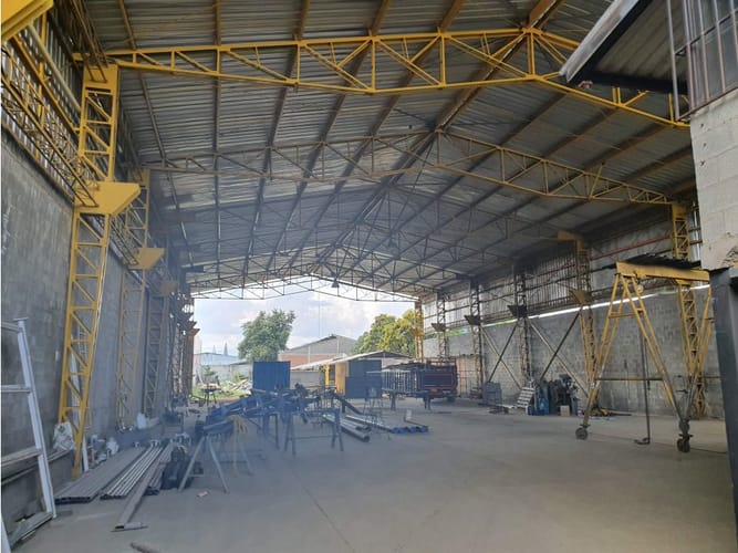 Bodega en venta en San Pedro, Cali, 2000 m² · foto 2 de 8