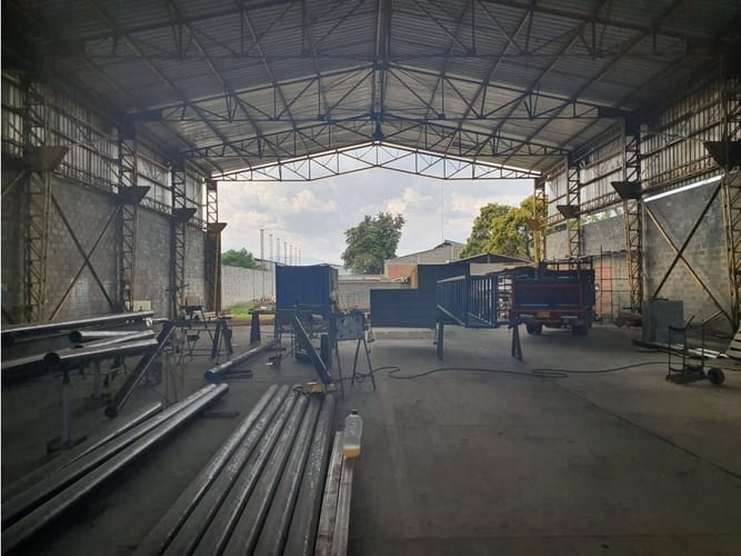 Bodega en venta en San Pedro, Cali, 2000 m² · foto 3 de 8