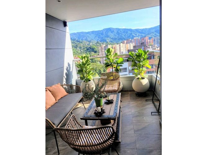 Apartamento de 2 alcobas en venta en Montessori, Envigado, 106 m² · foto 2 de 16