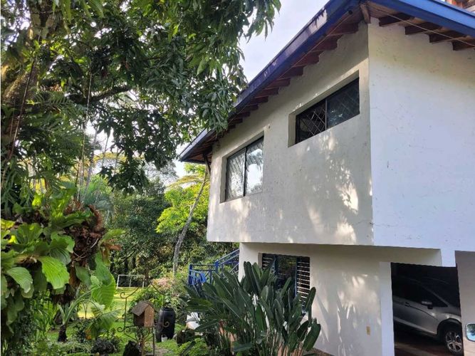 Casa de 4 alcobas en venta en El Poblado, Medellín, 239 m² · foto 3 de 24