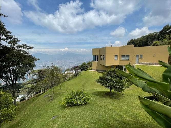 Casa de 3 alcobas en venta en Las Palmas, Envigado, 540 m² · foto 2 de 24