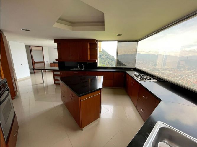 Casa de 3 alcobas en venta en Las Palmas, Envigado, 540 m² · foto 13 de 24
