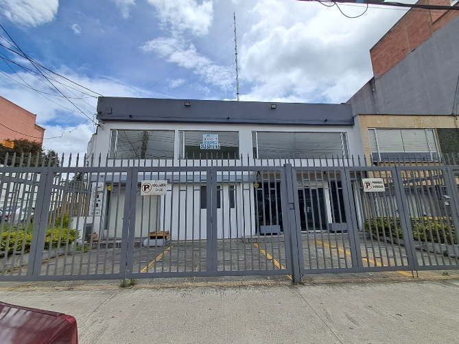 House for rent in Antiguo country, Bogotá