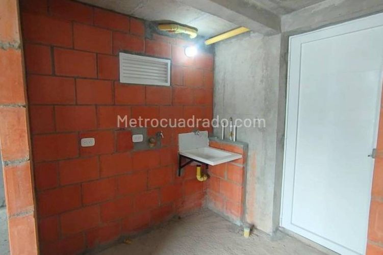 Apartamento de 2 alcobas en venta en Cr. Los Arroyuelos, Ibagué, 52 m² · foto 5 de 9