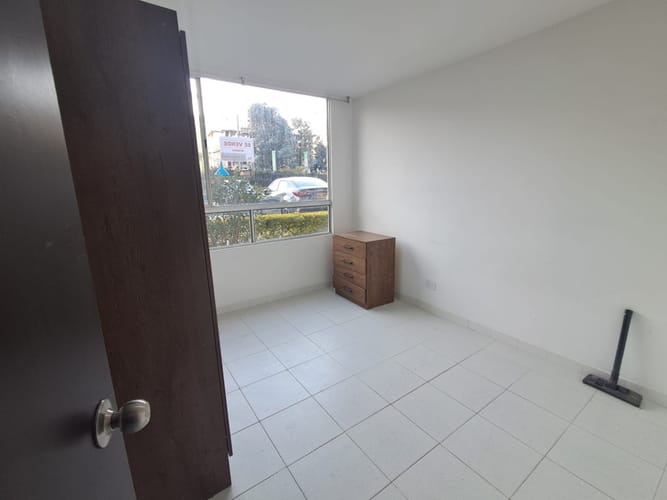 Apartaestudio en venta en El Redil, Bogotá, 37 m² · foto 2 de 7