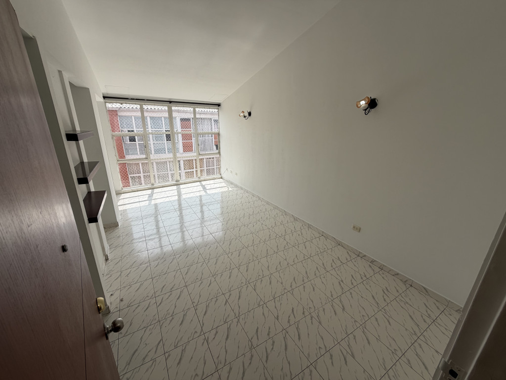 Apartamento en venta en Las Delicias, Cali · foto 7 de 24