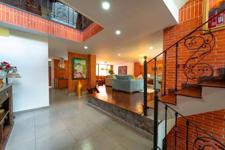 Casa de 4 alcobas en venta en Loma De San Jose, Sabaneta, 422 m² · foto 4 de 12