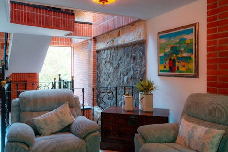 Casa de 4 alcobas en venta en Loma De San Jose, Sabaneta, 422 m² · foto 6 de 12
