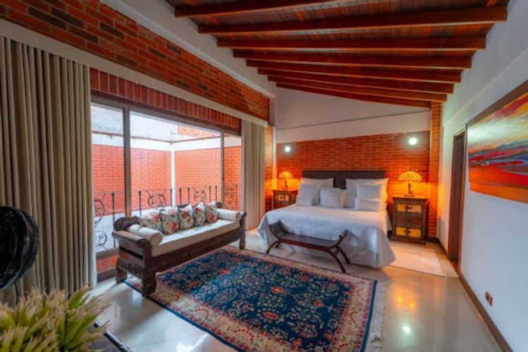 Casa de 4 alcobas en venta en Loma De San Jose, Sabaneta, 422 m² · foto 9 de 12