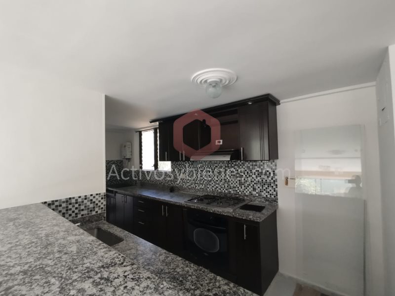 Apartamento en arriendo en La Mota, Medellín · foto 3 de 15