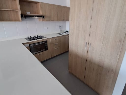Apartamento de 2 alcobas en arriendo en Loma Del Escobero, Envigado, 83 m² · foto 4 de 24
