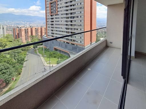 Apartamento de 2 alcobas en arriendo en Loma Del Escobero, Envigado, 83 m² · foto 5 de 24