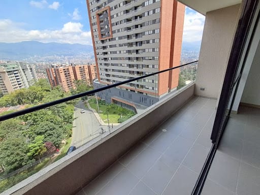 Apartamento de 2 alcobas en arriendo en Loma Del Escobero, Envigado, 83 m² · foto 6 de 24