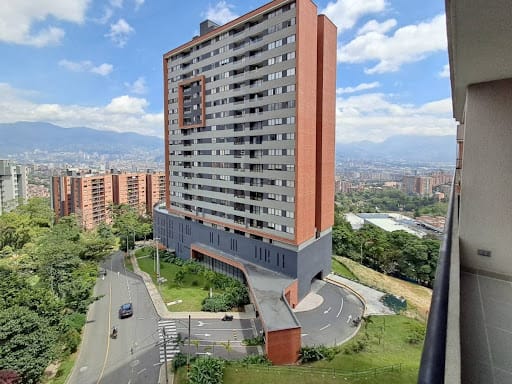 Apartamento de 2 alcobas en arriendo en Loma Del Escobero, Envigado, 83 m² · foto 7 de 24