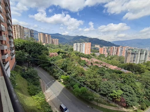 Apartamento de 2 alcobas en arriendo en Loma Del Escobero, Envigado, 83 m² · foto 13 de 24