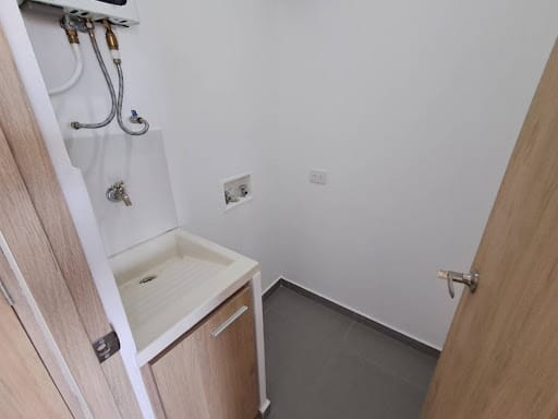 Apartamento de 2 alcobas en arriendo en Loma Del Escobero, Envigado, 83 m² · foto 19 de 24