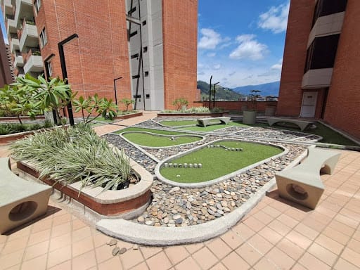 Apartamento de 2 alcobas en arriendo en Loma Del Escobero, Envigado, 83 m² · foto 22 de 24