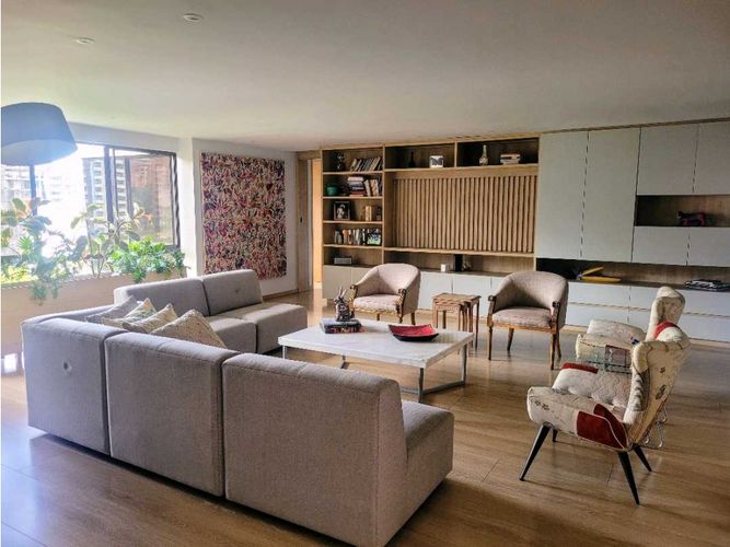 Apartamento de 3 alcobas en venta en Vía Las Palmas, Medellín, 292 m² · foto 3 de 22