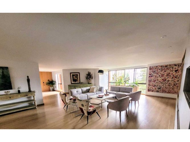 Apartamento de 3 alcobas en venta en Vía Las Palmas, Medellín, 292 m² · foto 5 de 22
