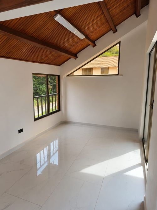 Casa de 3 alcobas en venta en Ibagué, 320 m² · foto 11 de 16