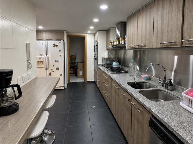 Apartaestudio en venta en Los Rosales, Bogotá, 174 m² · foto 10 de 24