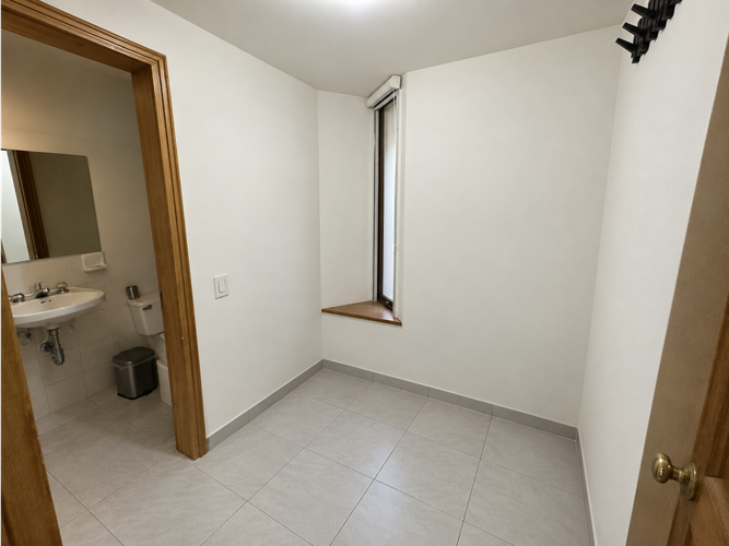 Apartaestudio en venta en Los Rosales, Bogotá, 174 m² · foto 13 de 24