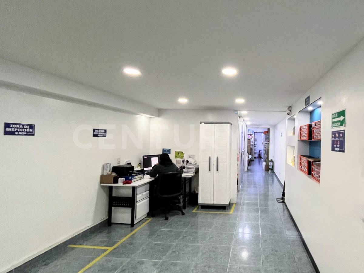 Casa en venta en Spring, Bogotá · foto 3 de 13