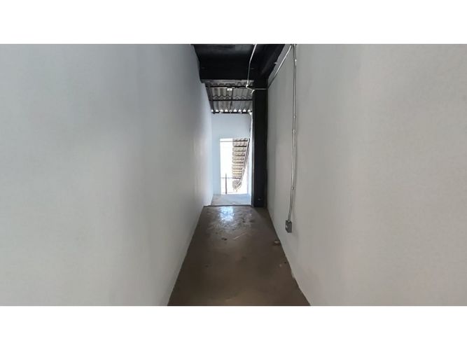 Local en venta en Alcala, Envigado, 327 m² · foto 23 de 24