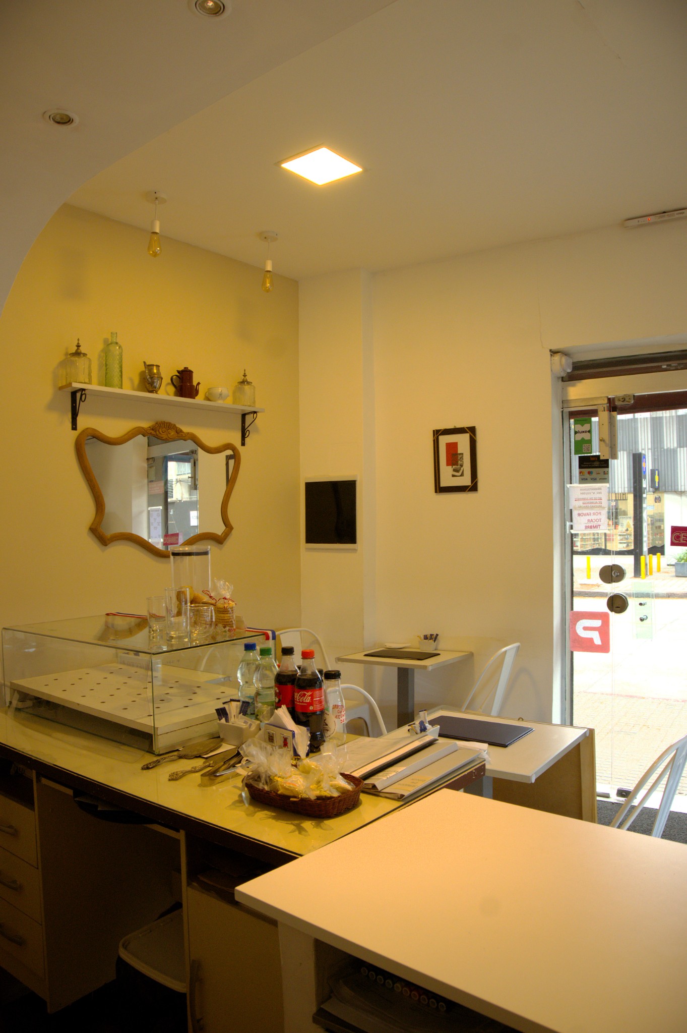 Local comercial en alquiler sobre Av. Rivera en Esquina · Foto 12