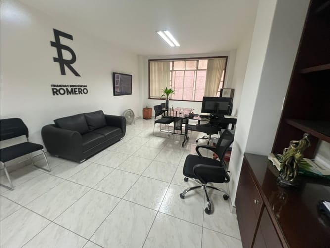 Oficina en venta en La Candelaria, Medellín, 25 m² · foto 3 de 20