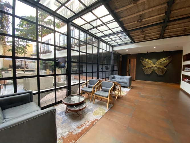 Apartaestudio en venta en La Candelaria, Bogotá, 40 m² · foto 2 de 18