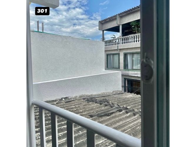 Casa de 9 alcobas en venta en Popular, Cali, 260 m² · foto 11 de 19